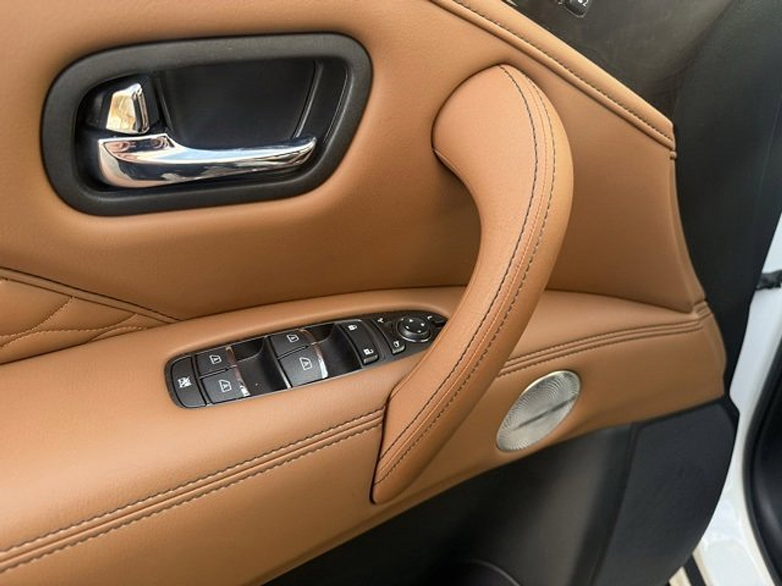 Certified 2024 INFINITI QX80 Sensory w/ Cargo Package image 10