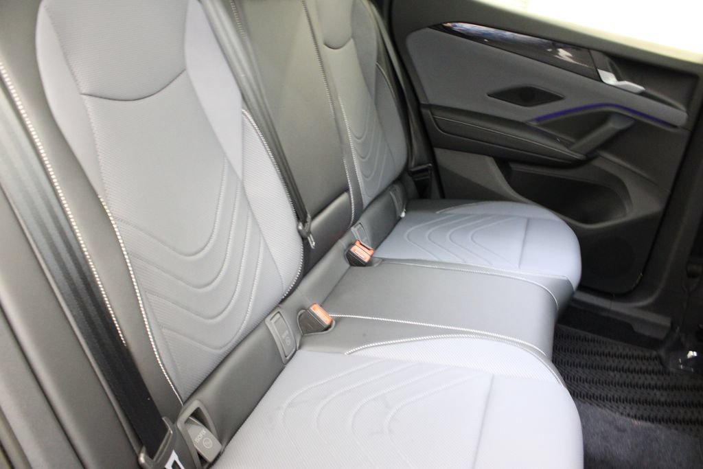 New 2026 Volkswagen Tiguan SE R-Line FWD image 19