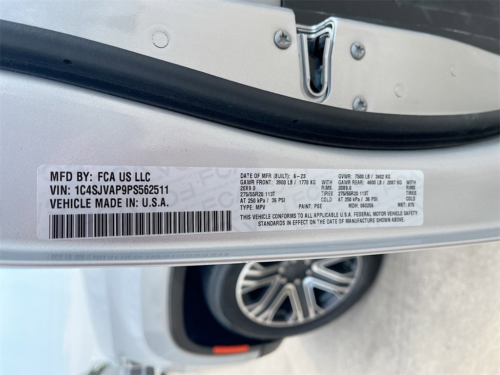 Used 2023 Jeep Wagoneer 4WD w/ Premium Group I image 35