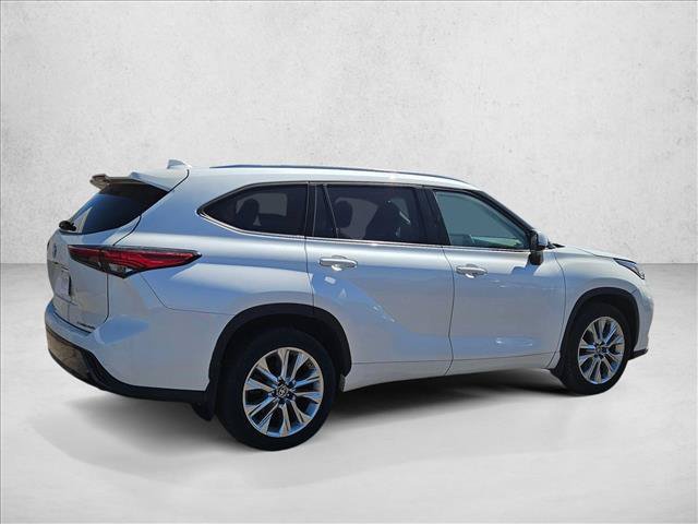 Used 2021 Toyota Highlander Limited AWD/4WD image 5