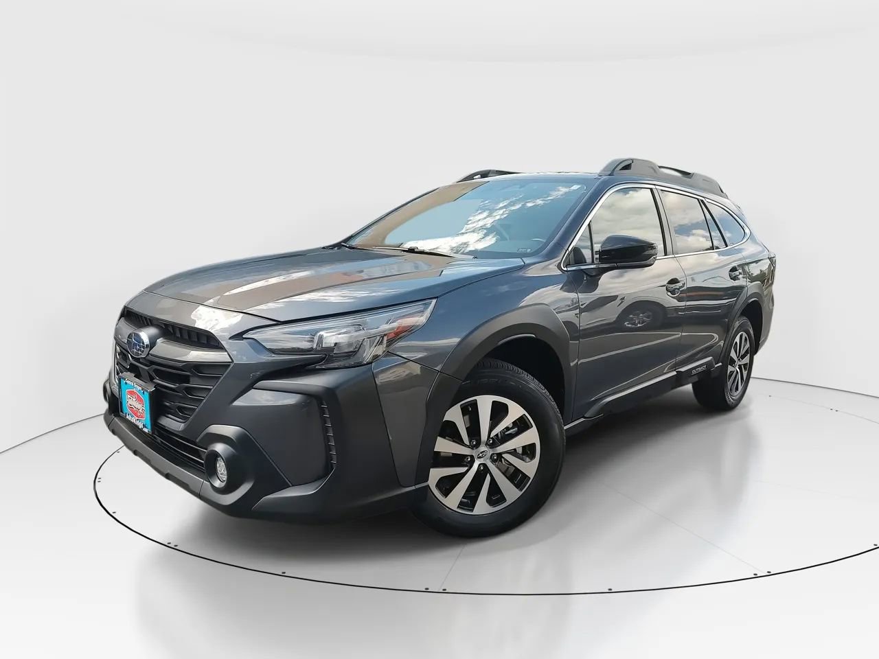Used 2023 Subaru Outback Premium image 1