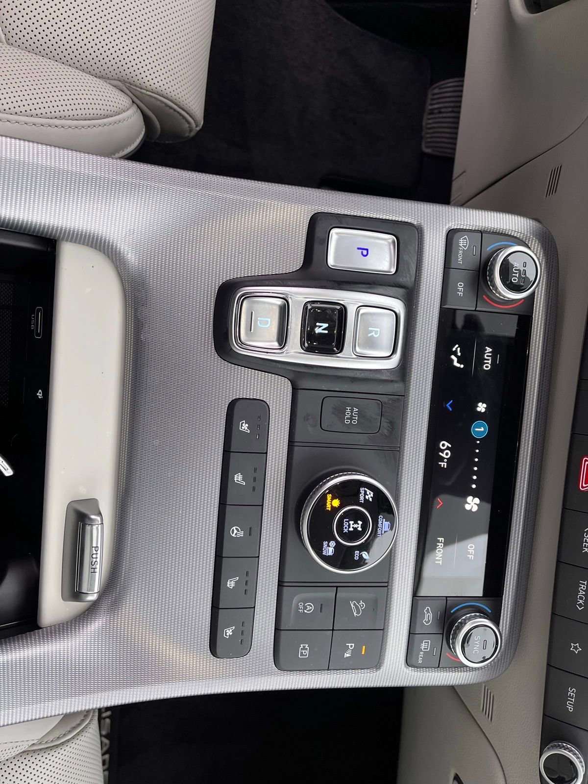 Used 2023 Hyundai Palisade Calligraphy image 35