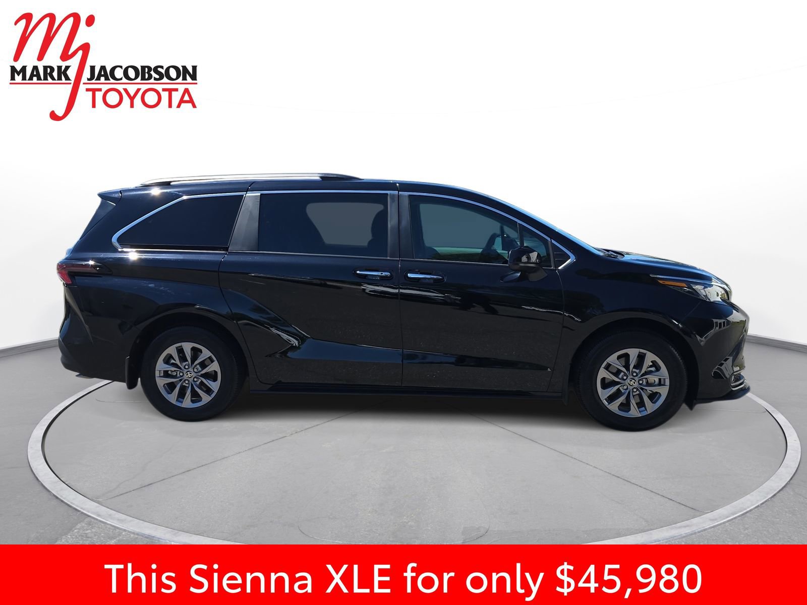 Used 2025 Toyota Sienna XLE w/ XLE Plus Package FWD image 7