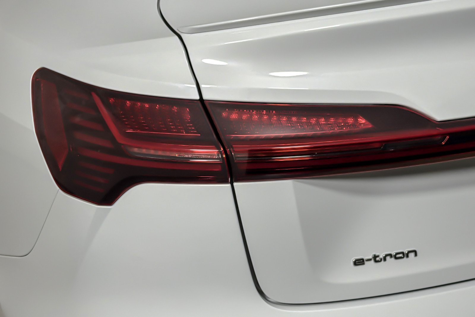 Used 2023 Audi e-tron Prestige w/ Prestige Package AWD/4WD image 27