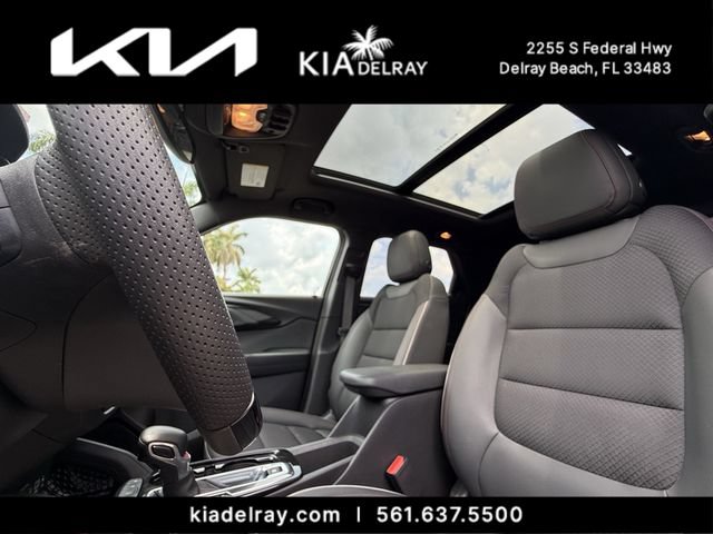 Used 2023 Chevrolet TrailBlazer RS w/ Sun and Liftgate Package FWD image 20