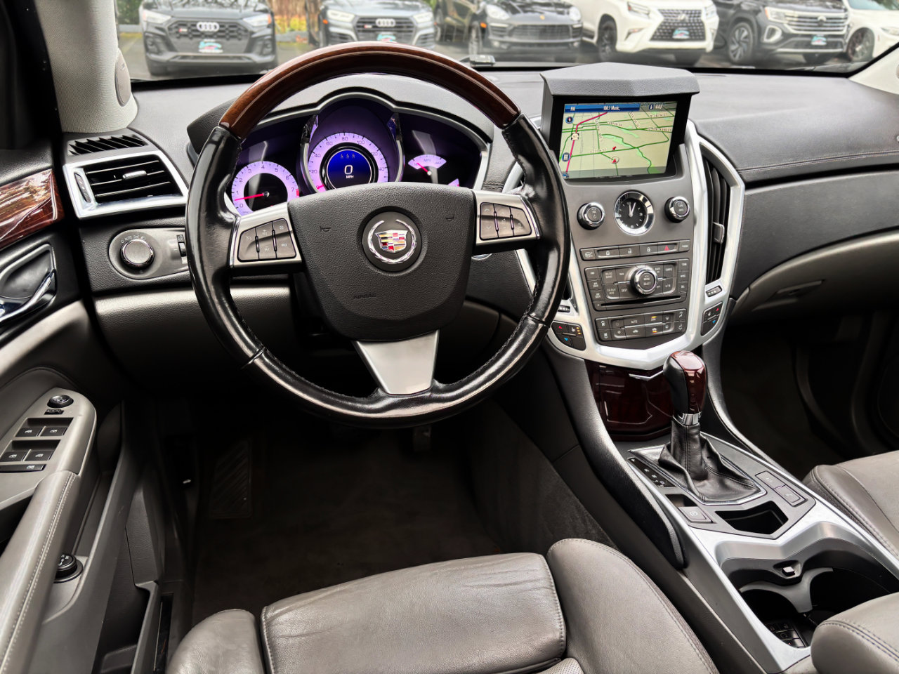 Used 2011 Cadillac SRX Luxury image 2