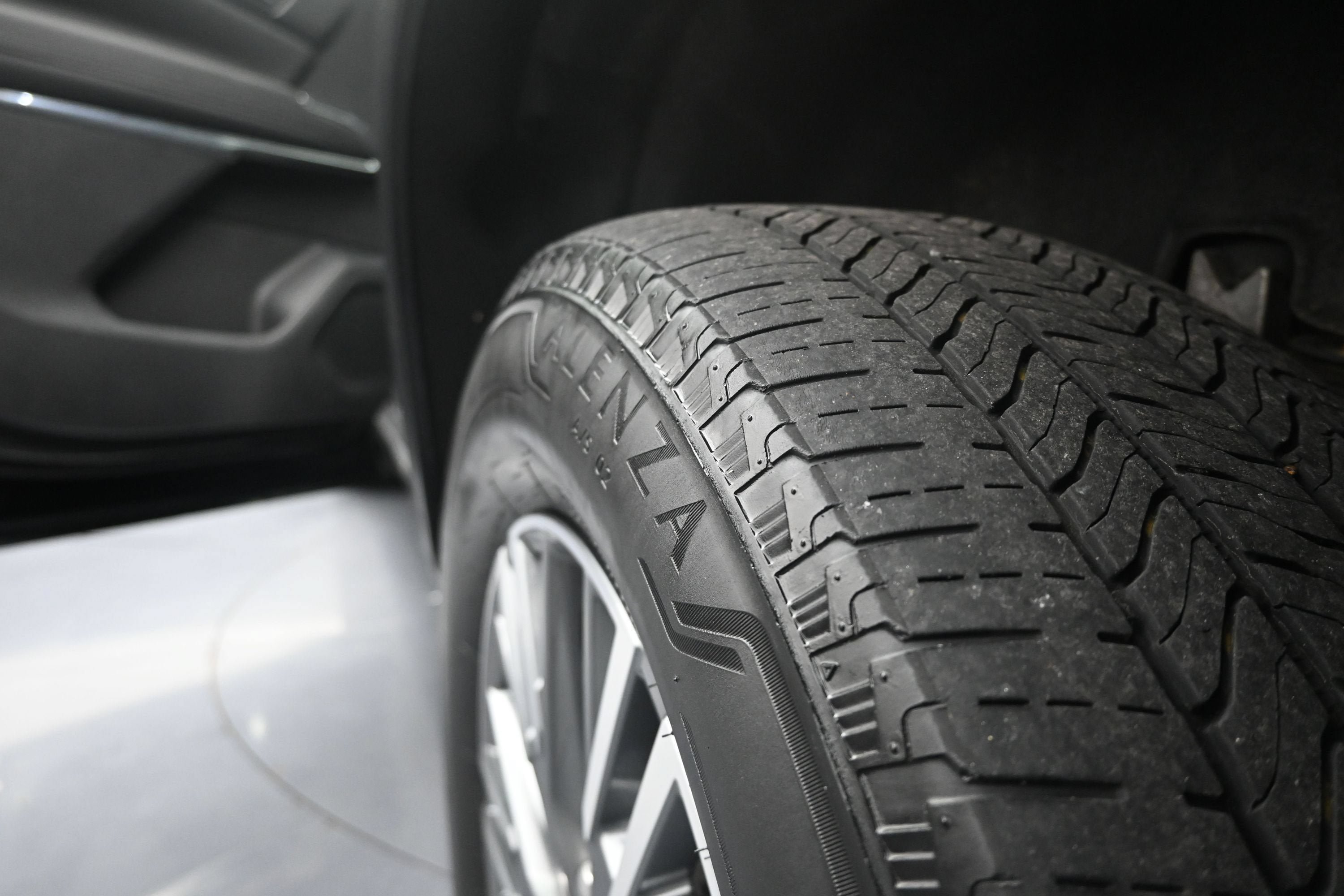 Certified 2024 Chevrolet Traverse LS FWD image 36