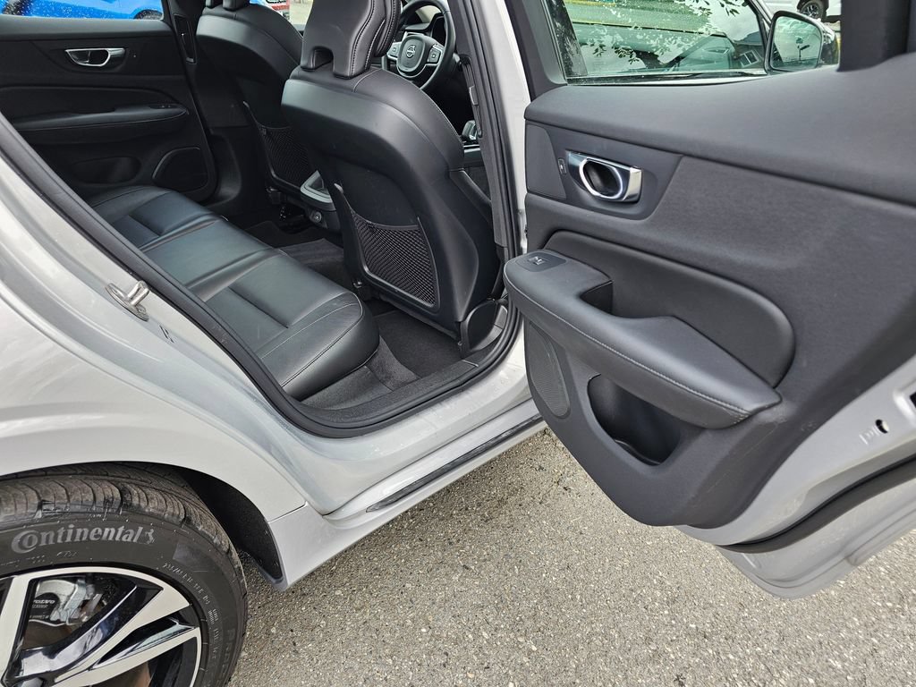 Used 2025 Volvo S60 B5 Core AWD/4WD image 16