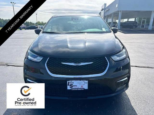 Certified 2024 Chrysler Pacifica Touring-L FWD image 9