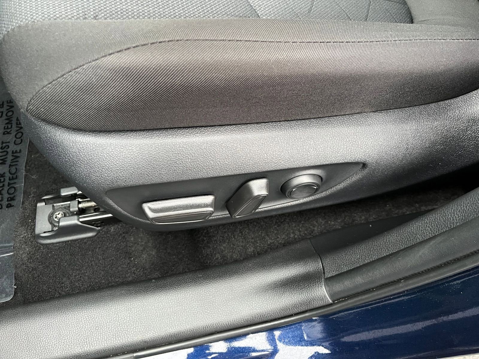 Used 2025 Toyota RAV4 XLE image 24