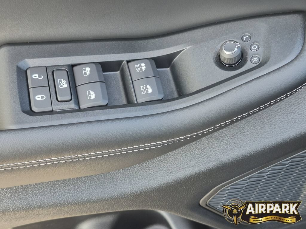 New 2026 Jeep Grand Cherokee Altitude AWD/4WD image 13