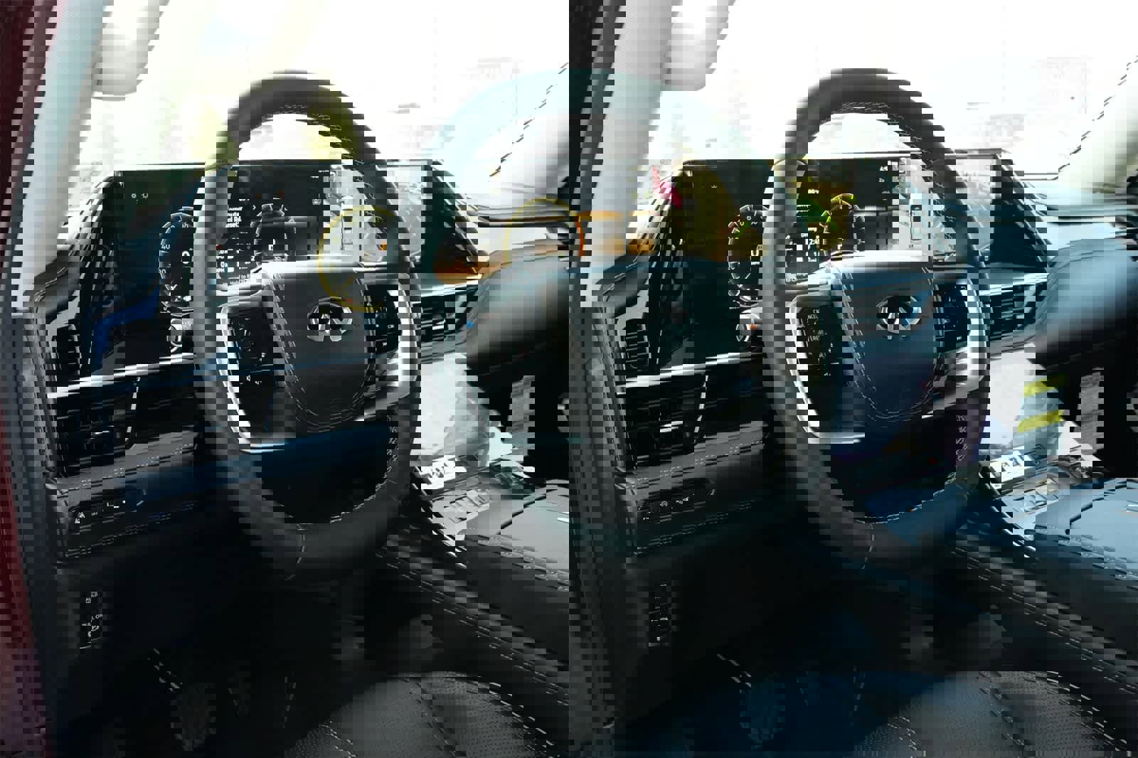 New 2025 INFINITI QX80 Sensory image 16