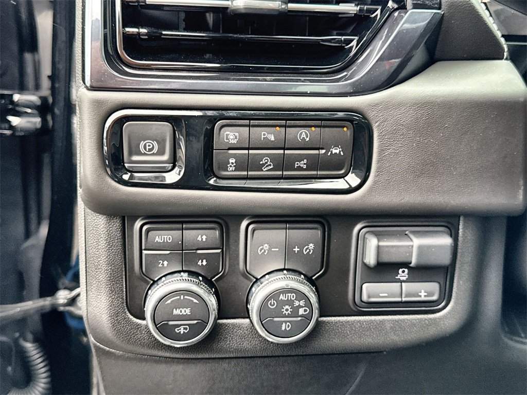 New 2025 GMC Yukon XL AT4 Ultimate image 27