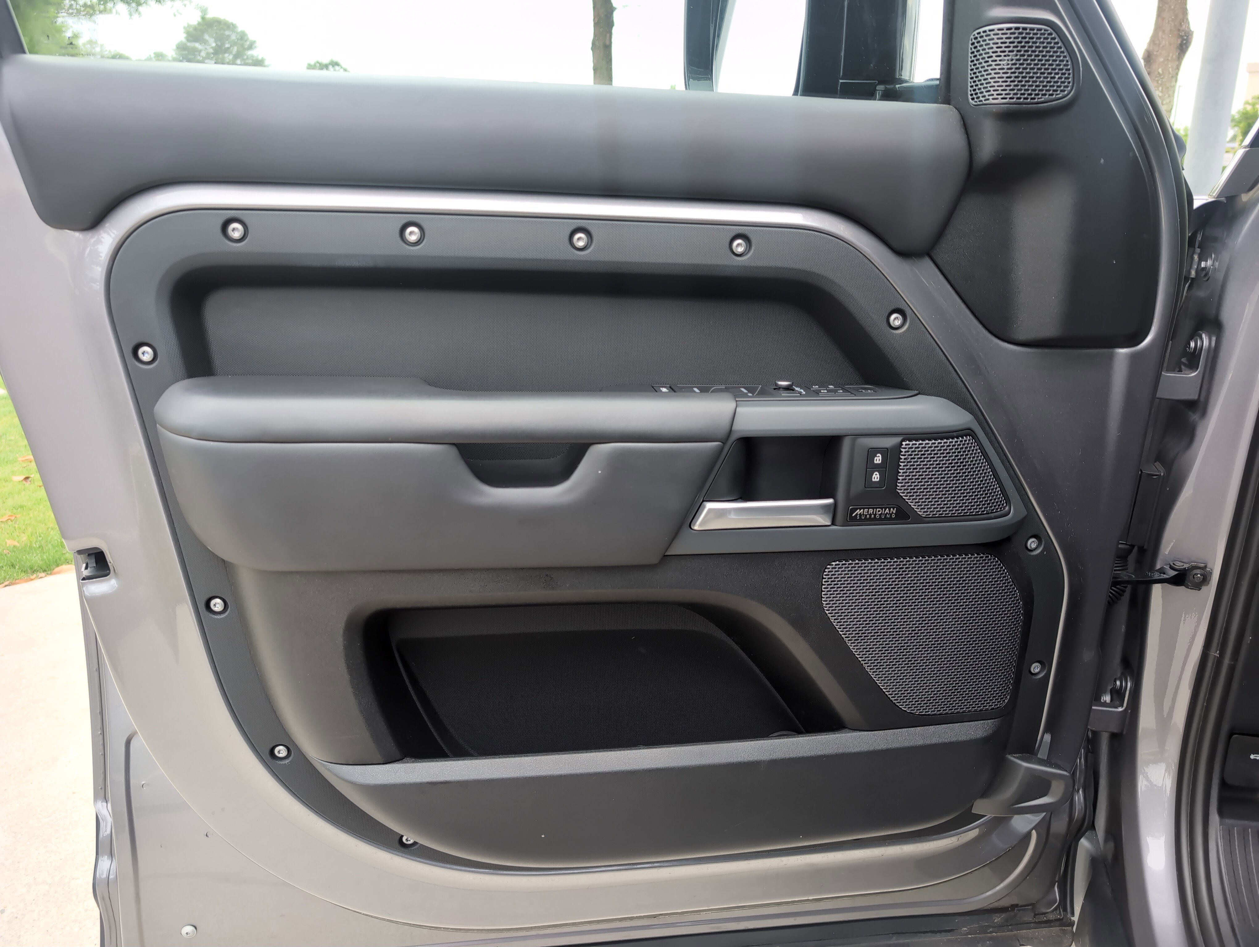Used 2023 Land Rover Defender 110 X AWD/4WD image 14
