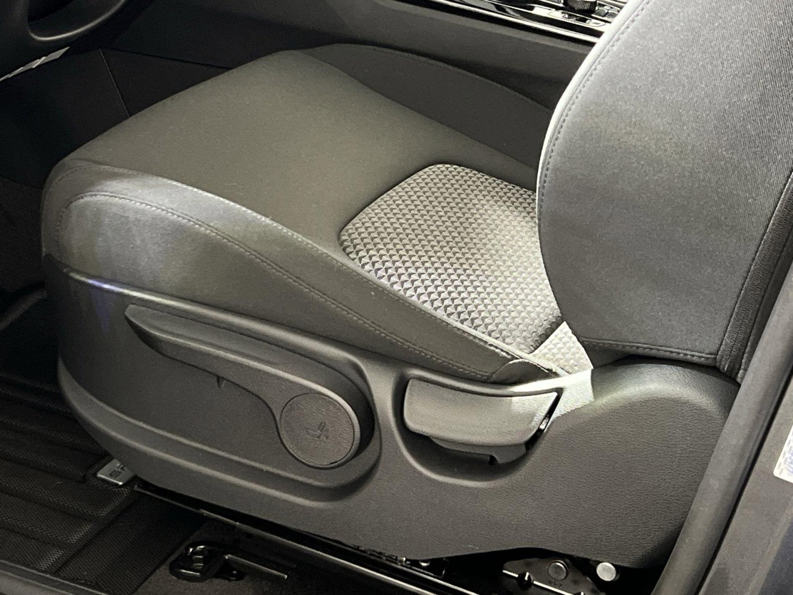 New 2025 Kia Sportage LX image 12