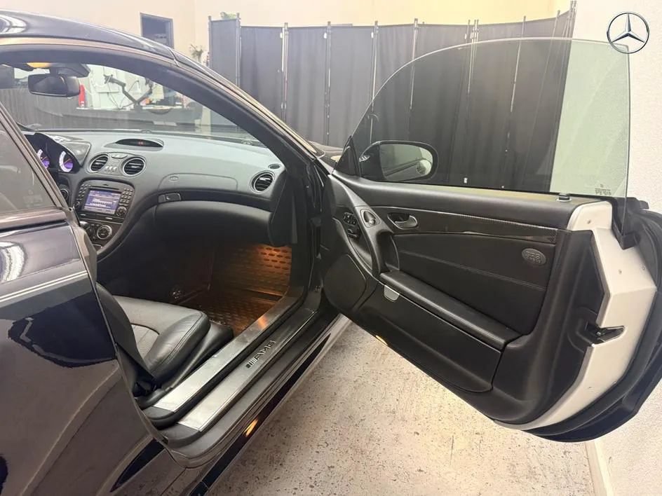 Used 2011 Mercedes-Benz SL 63 AMG image 21