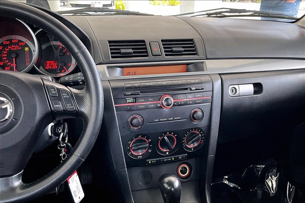 Used 2005 MAZDA MAZDA3 s FWD image 9