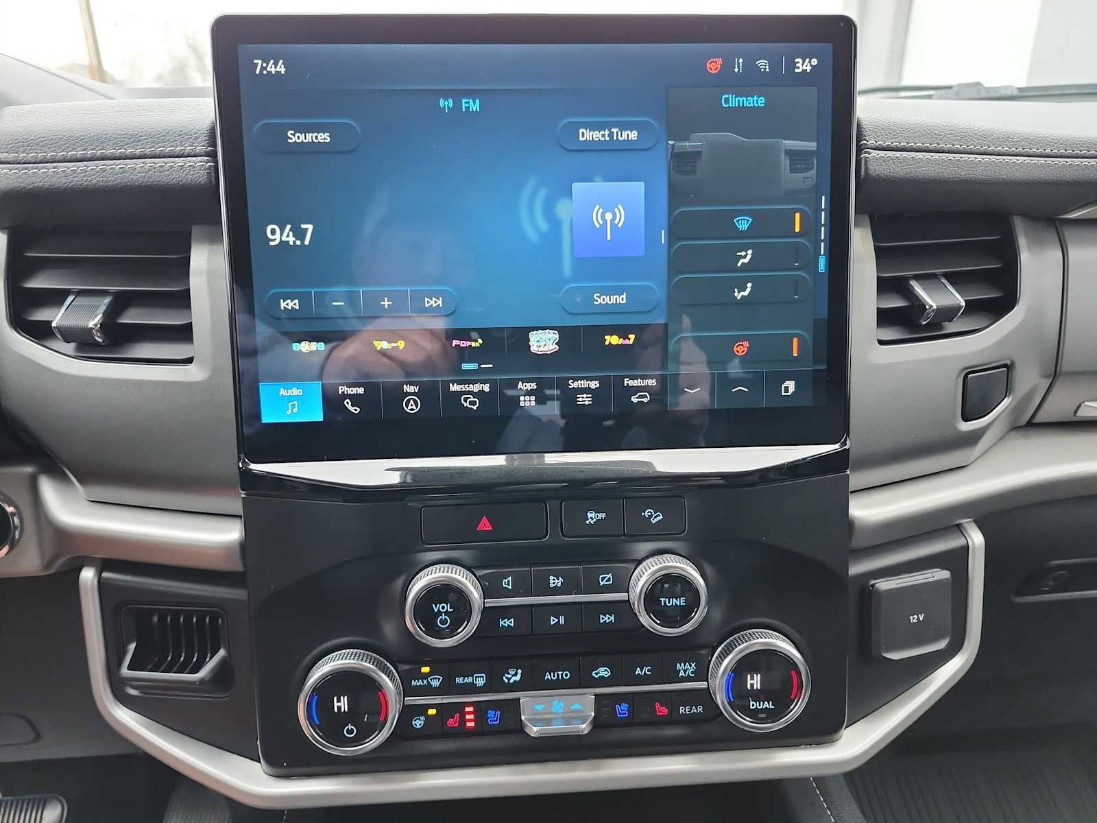 Used 2022 Ford Expedition XLT image 13