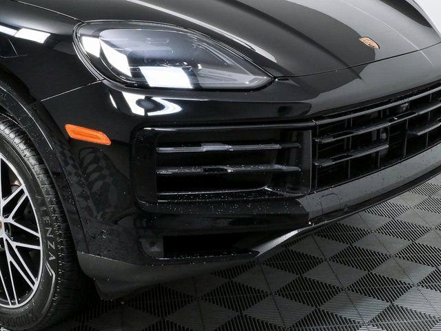 Certified 2024 Porsche Cayenne AWD image 41