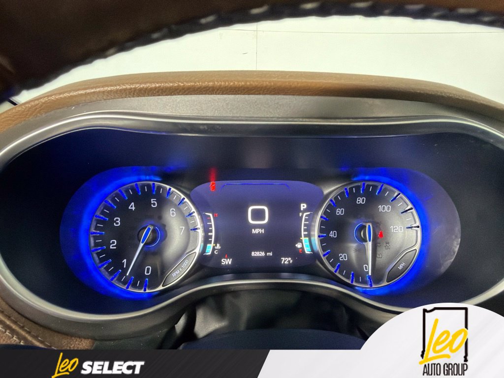 Used 2019 Chrysler Pacifica Limited w/ Tire & Wheel Group FWD image 19