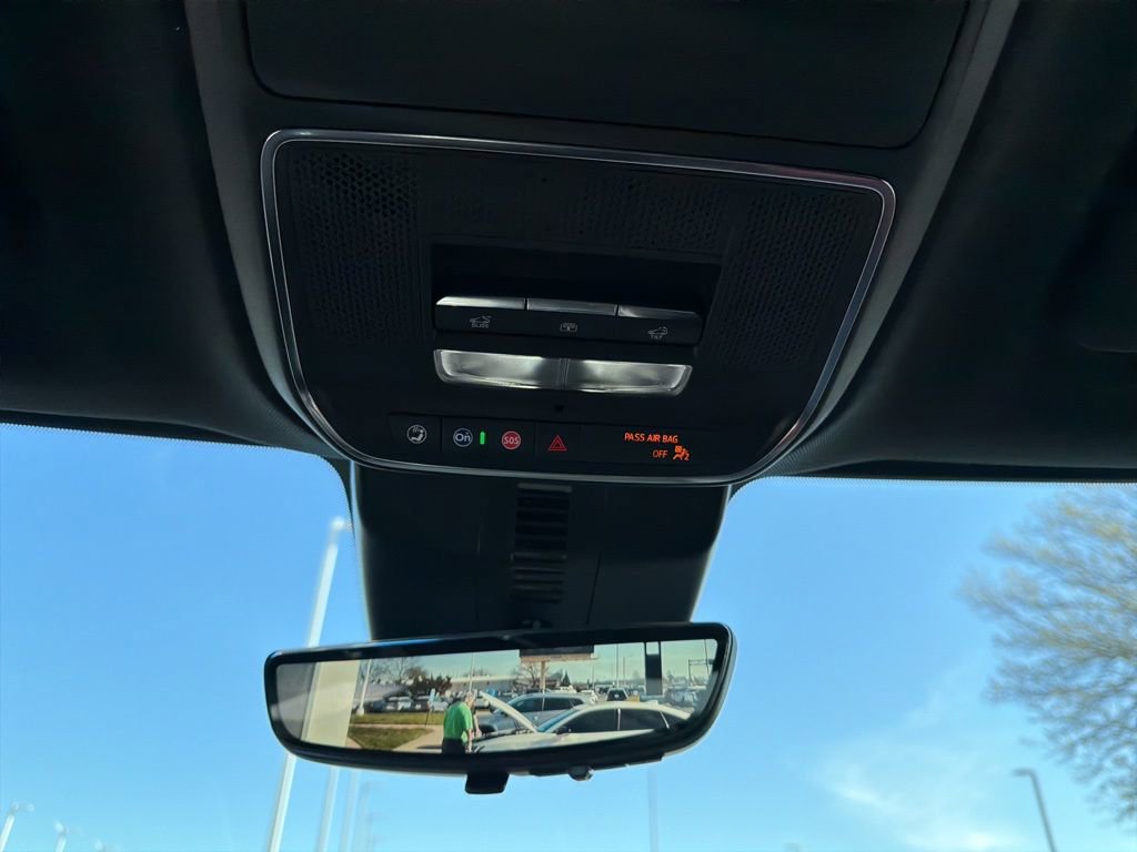 Certified 2025 Chevrolet Traverse RS w/ LPO, Illumination Package FWD image 37