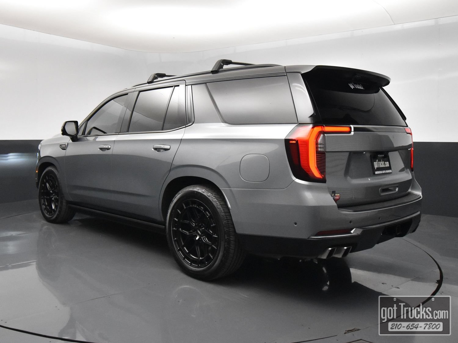 Used 2025 GMC Yukon AT4 w/ AT4 Premium Plus Package AWD/4WD image 5