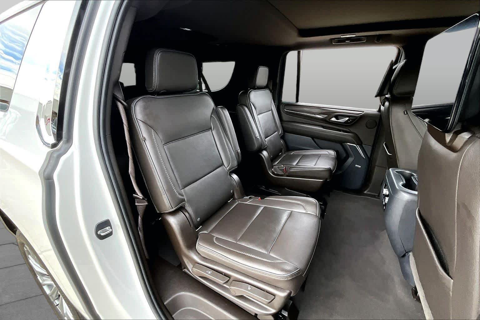Used 2021 GMC Yukon XL Denali w/ LPO, Illumination Package AWD/4WD image 20