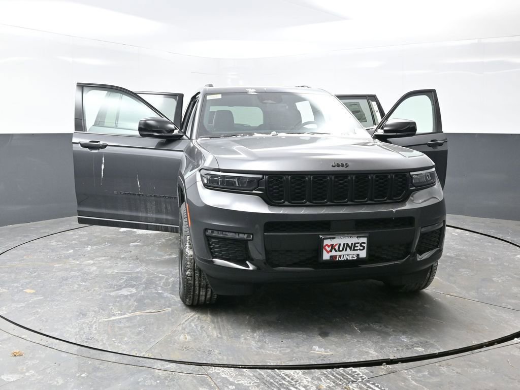 New 2025 Jeep Grand Cherokee L Limited w/ Black Appearance Package image 47