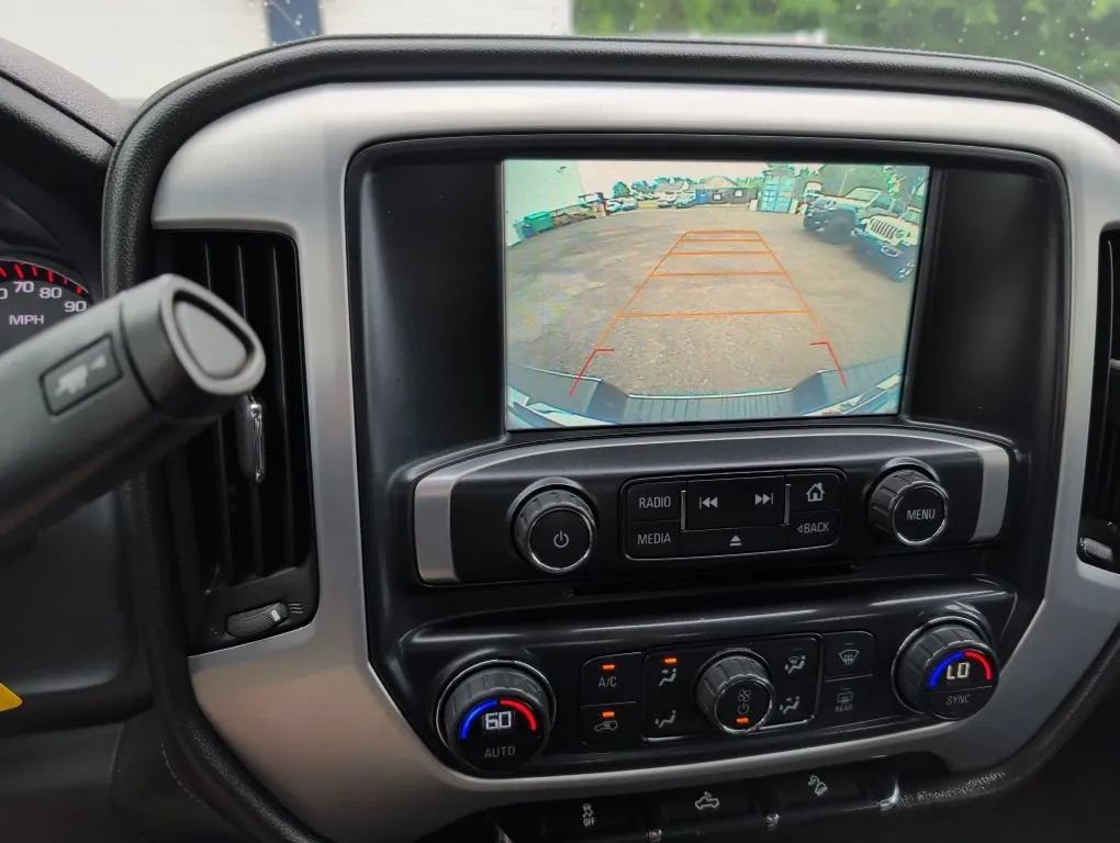Used 2016 GMC Sierra 1500 SLE w/ SLE Value Package AWD/4WD image 9