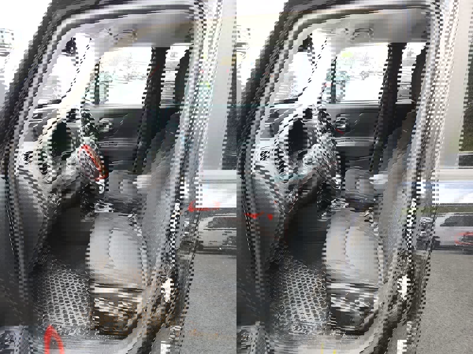 Used 2017 Jeep Renegade Trailhawk image 15