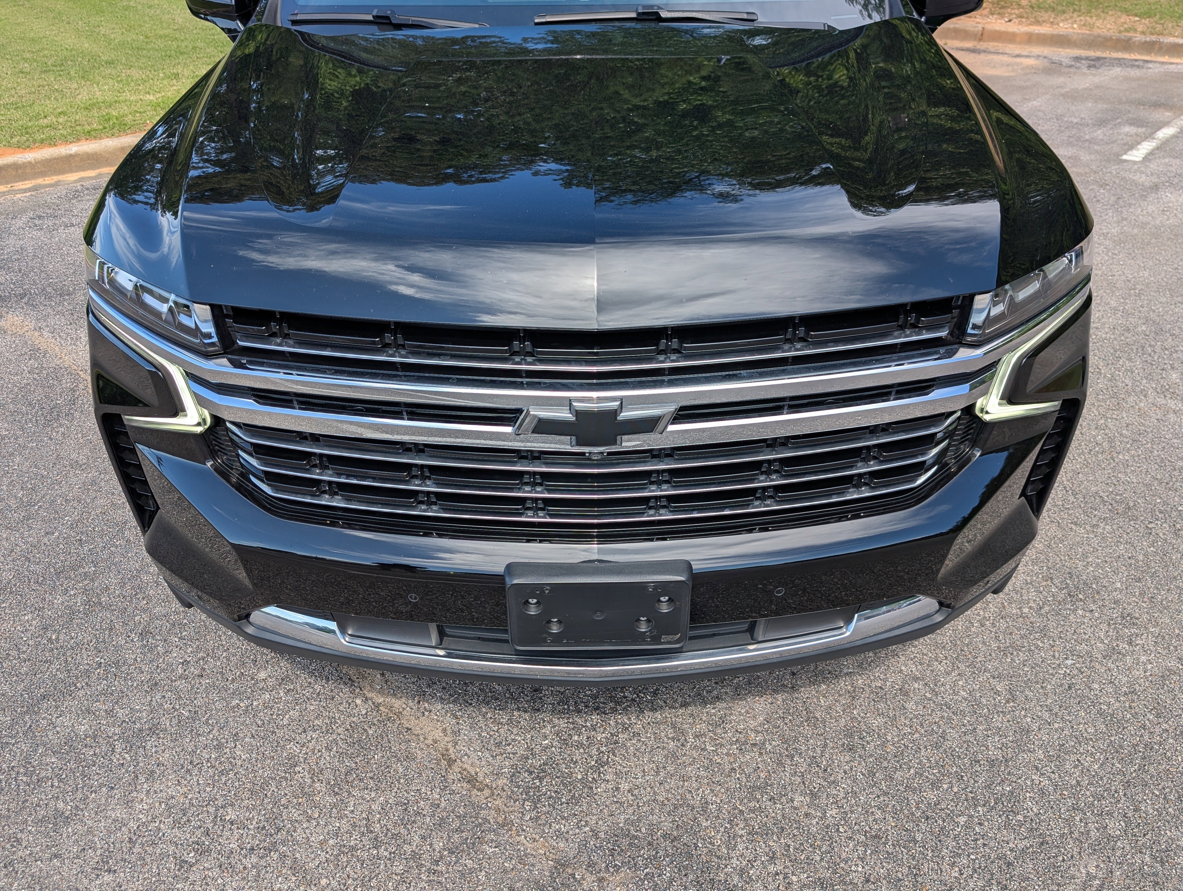 Used 2024 Chevrolet Suburban LT w/ LT Signature Package RWD image 12