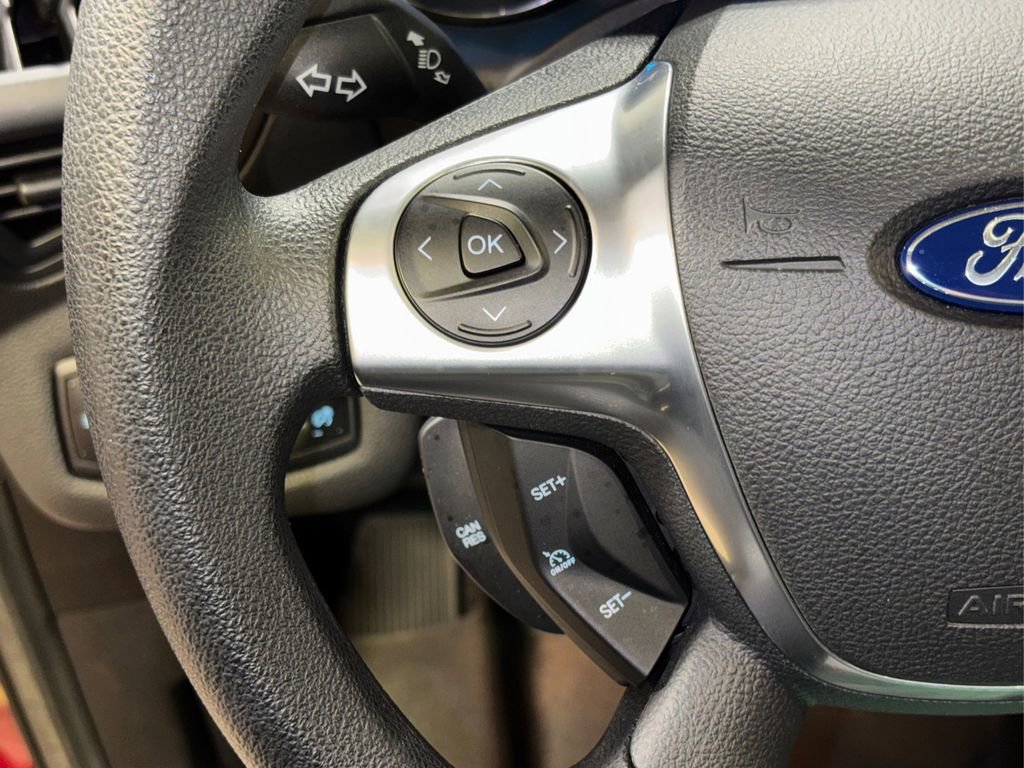 Used 2015 Ford Escape SE image 32