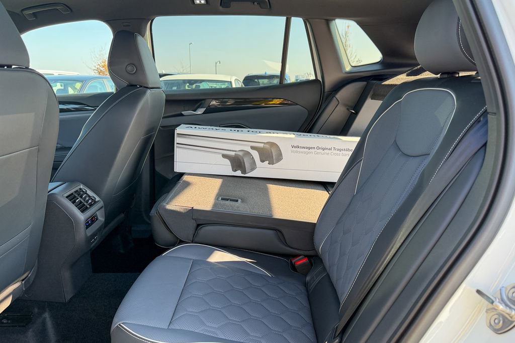 New 2026 Volkswagen Tiguan SEL R-Line image 24