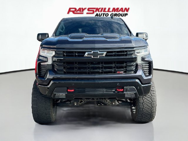 Used 2024 Chevrolet Silverado 1500 LT Trail Boss w/ Convenience Package II AWD/4WD image 2