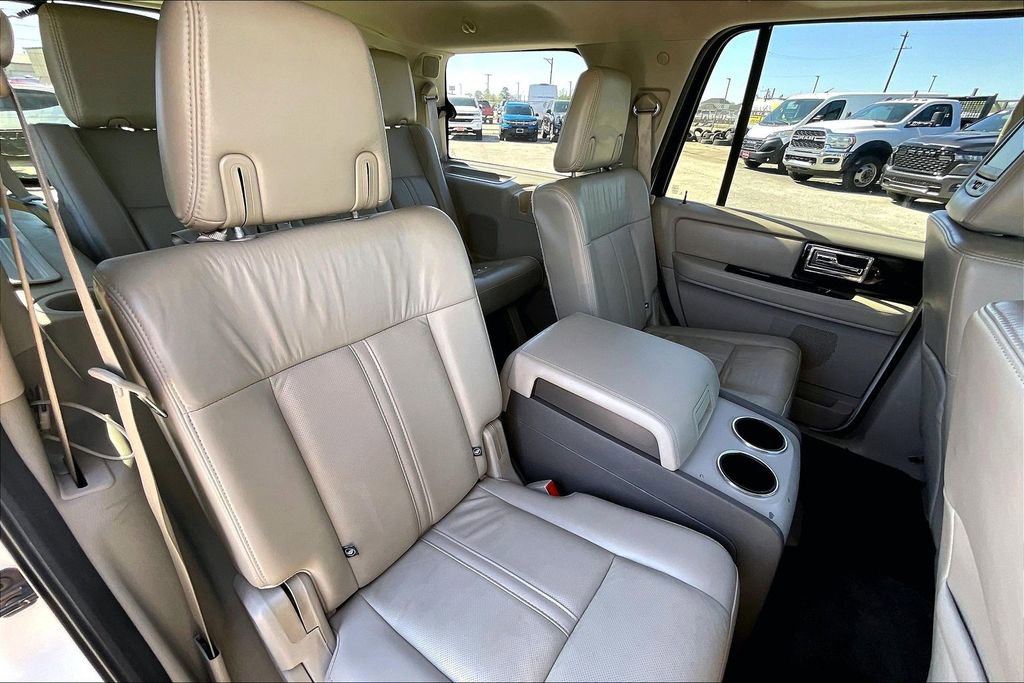 Used 2017 Lincoln Navigator Select image 22