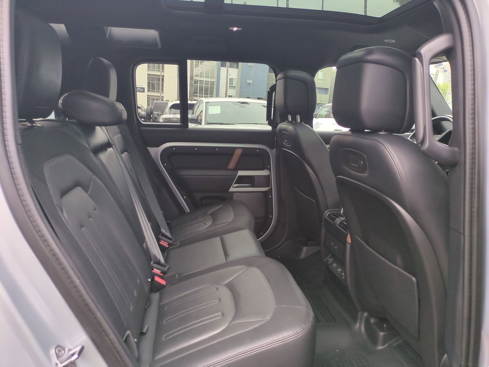 Used 2021 Land Rover Defender 110 X-Dynamic HSE AWD/4WD image 29