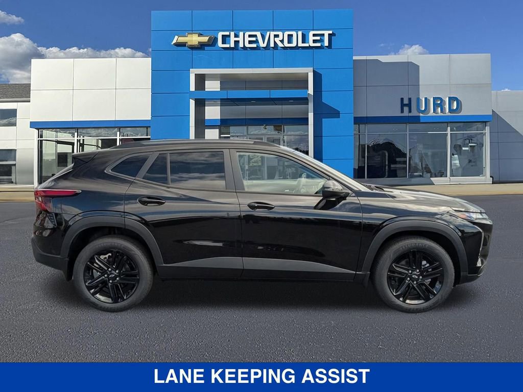 New 2026 Chevrolet Trax ACTIV w/ Sunroof Package FWD image 3