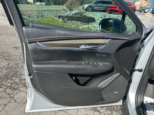 Used 2017 Cadillac XT5 Platinum w/ Driver Assist Package AWD/4WD image 25