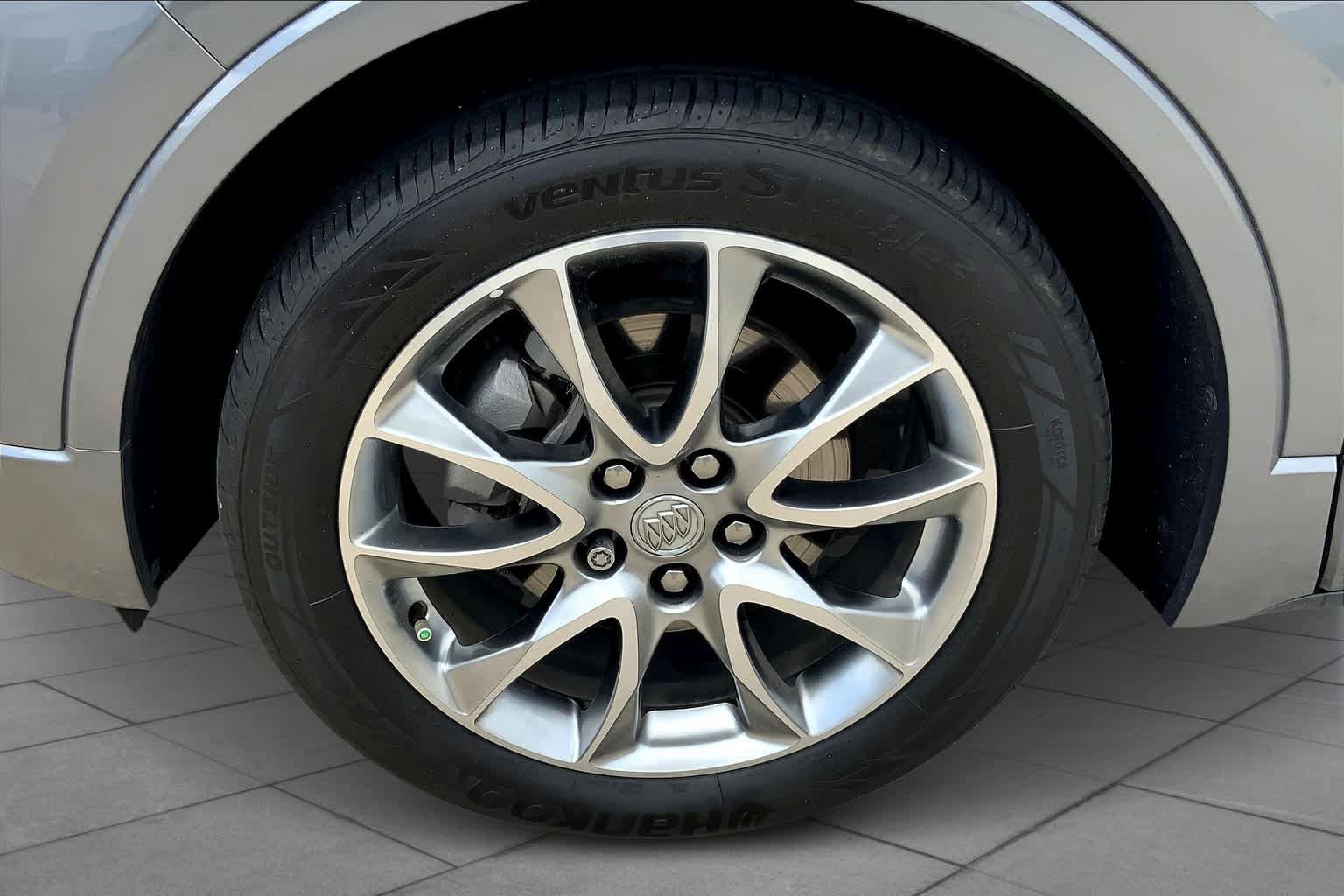 Used 2020 Buick Envision Essence w/ Experience Buick Package FWD image 11