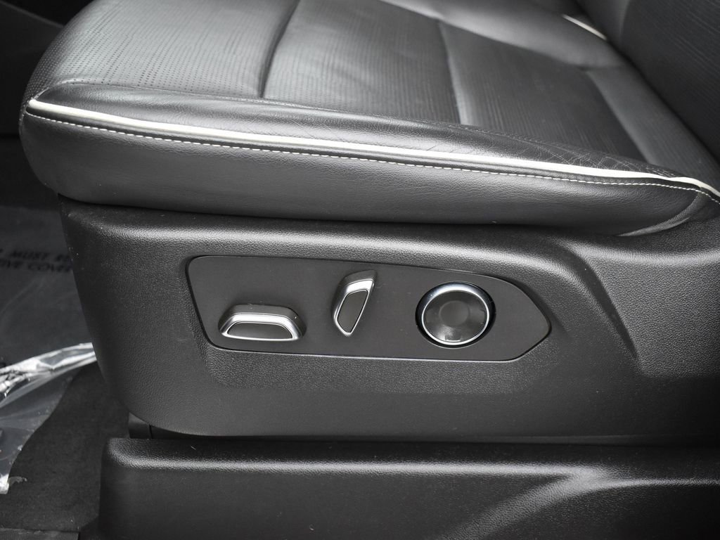 Used 2021 Cadillac Escalade Premium Luxury image 11