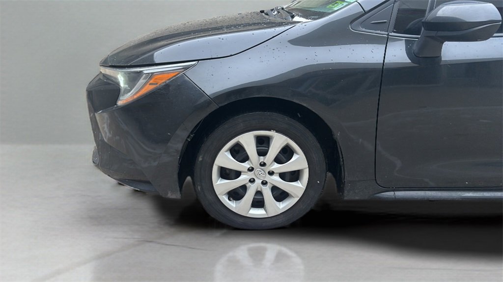 Used 2022 Toyota Corolla LE image 9