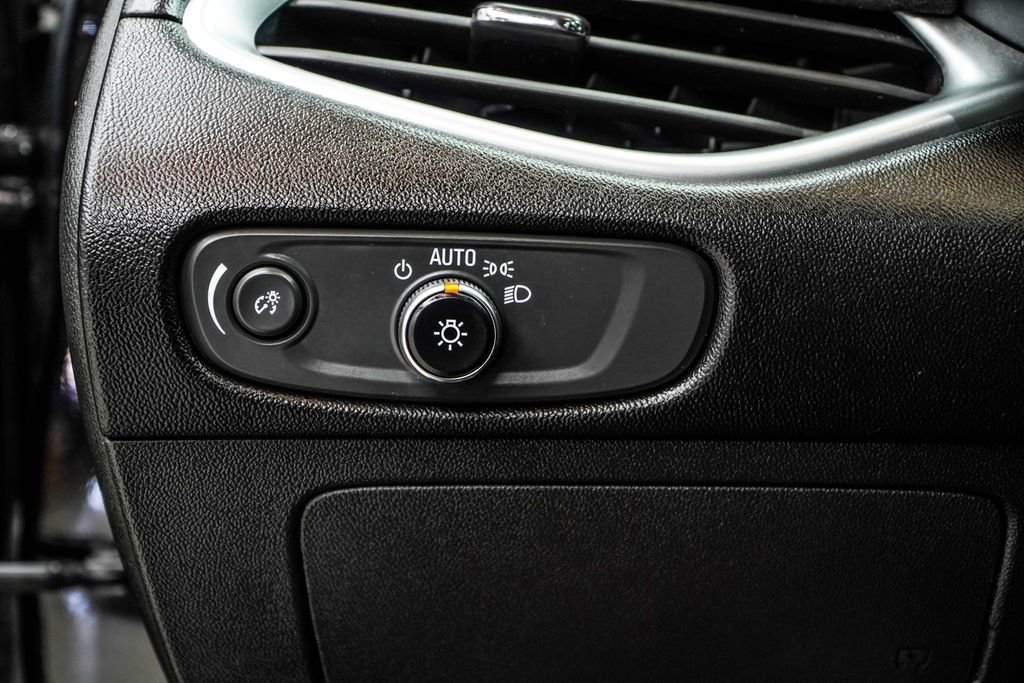 Used 2023 Chevrolet Malibu LT FWD image 40