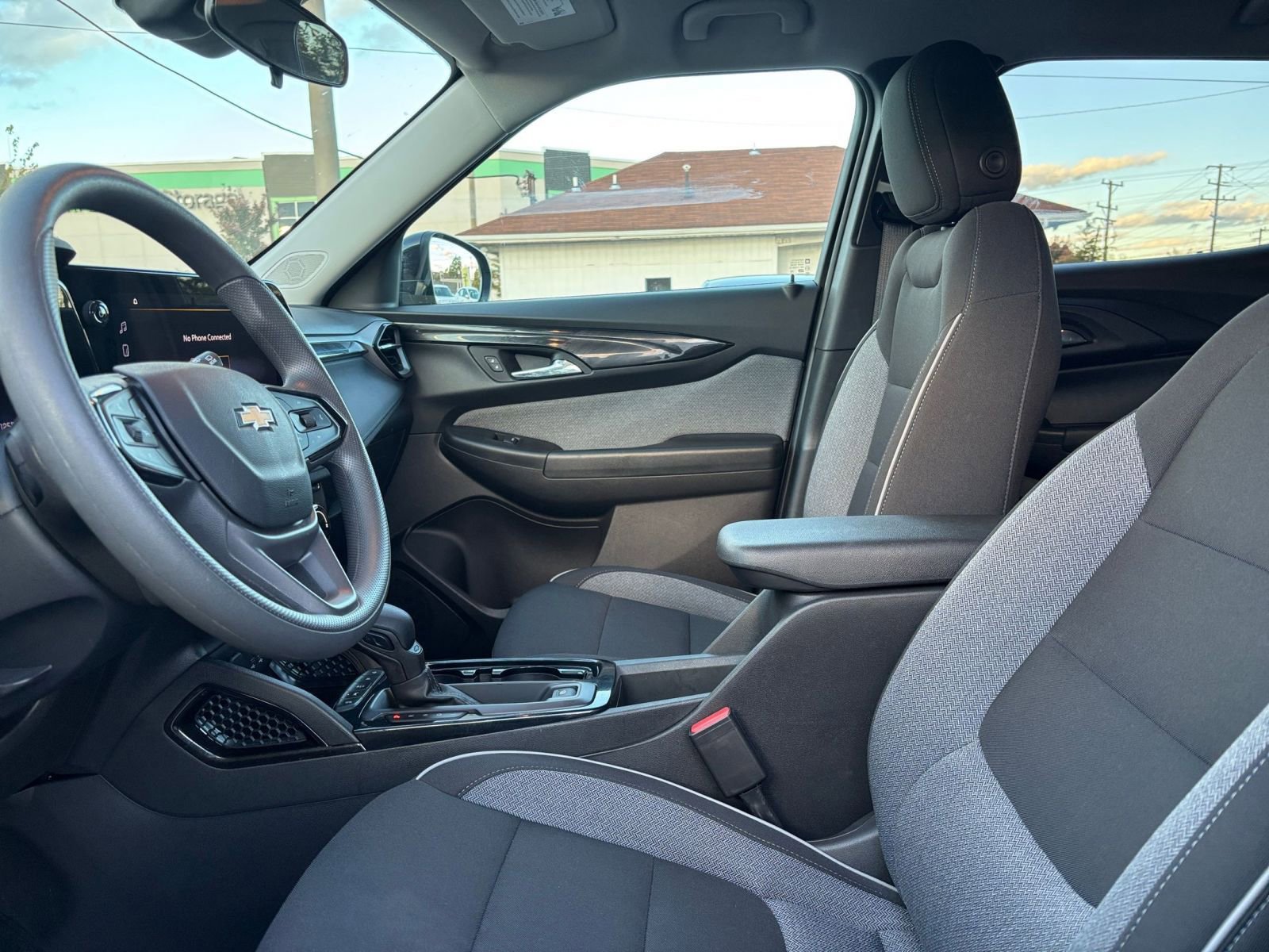 Used 2025 Chevrolet TrailBlazer LT image 24