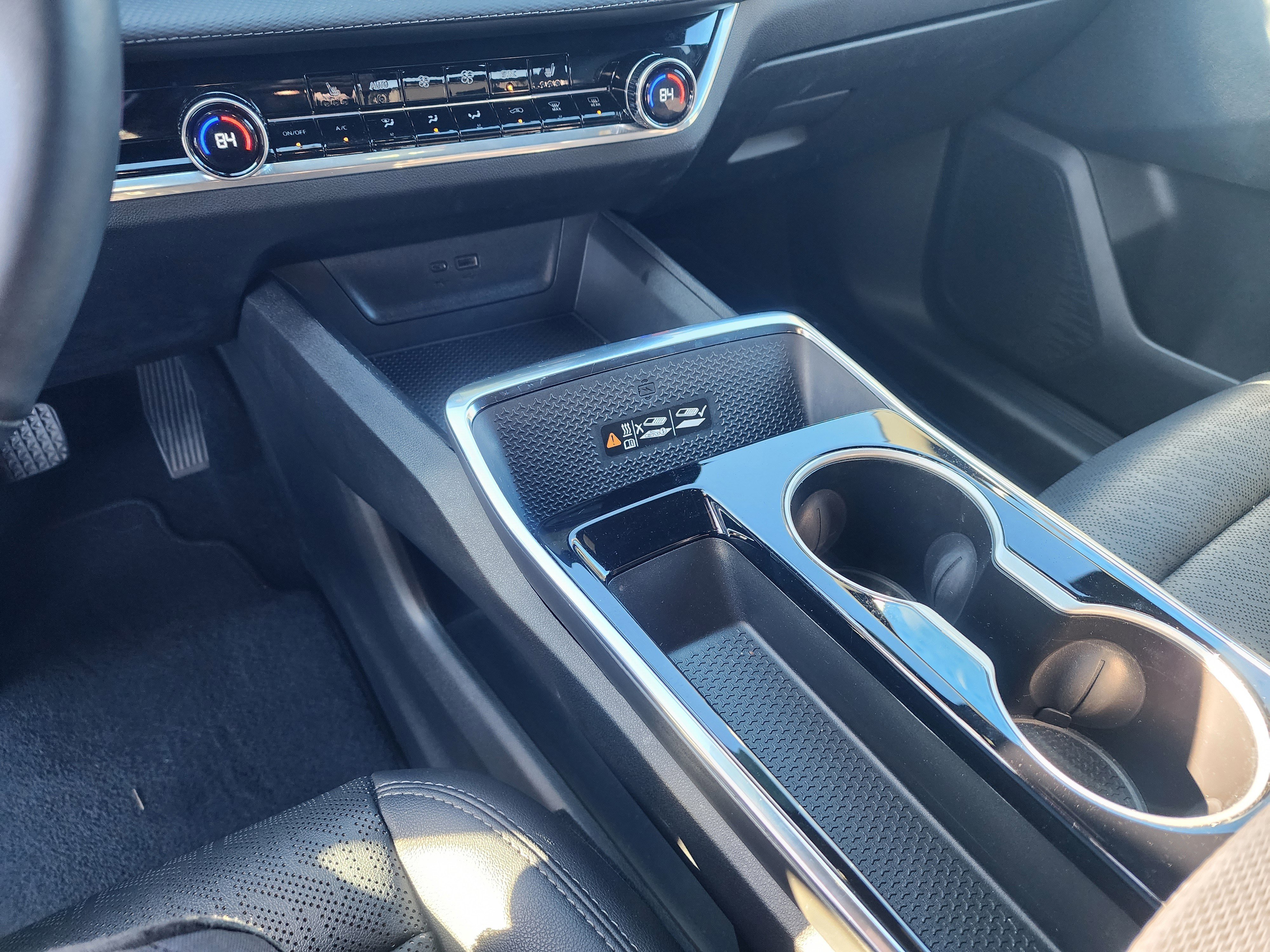 Used 2025 Chevrolet Equinox LT w/ Convenience Package II image 34