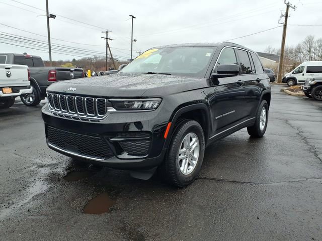 Certified 2023 Jeep Grand Cherokee Laredo AWD/4WD image 7