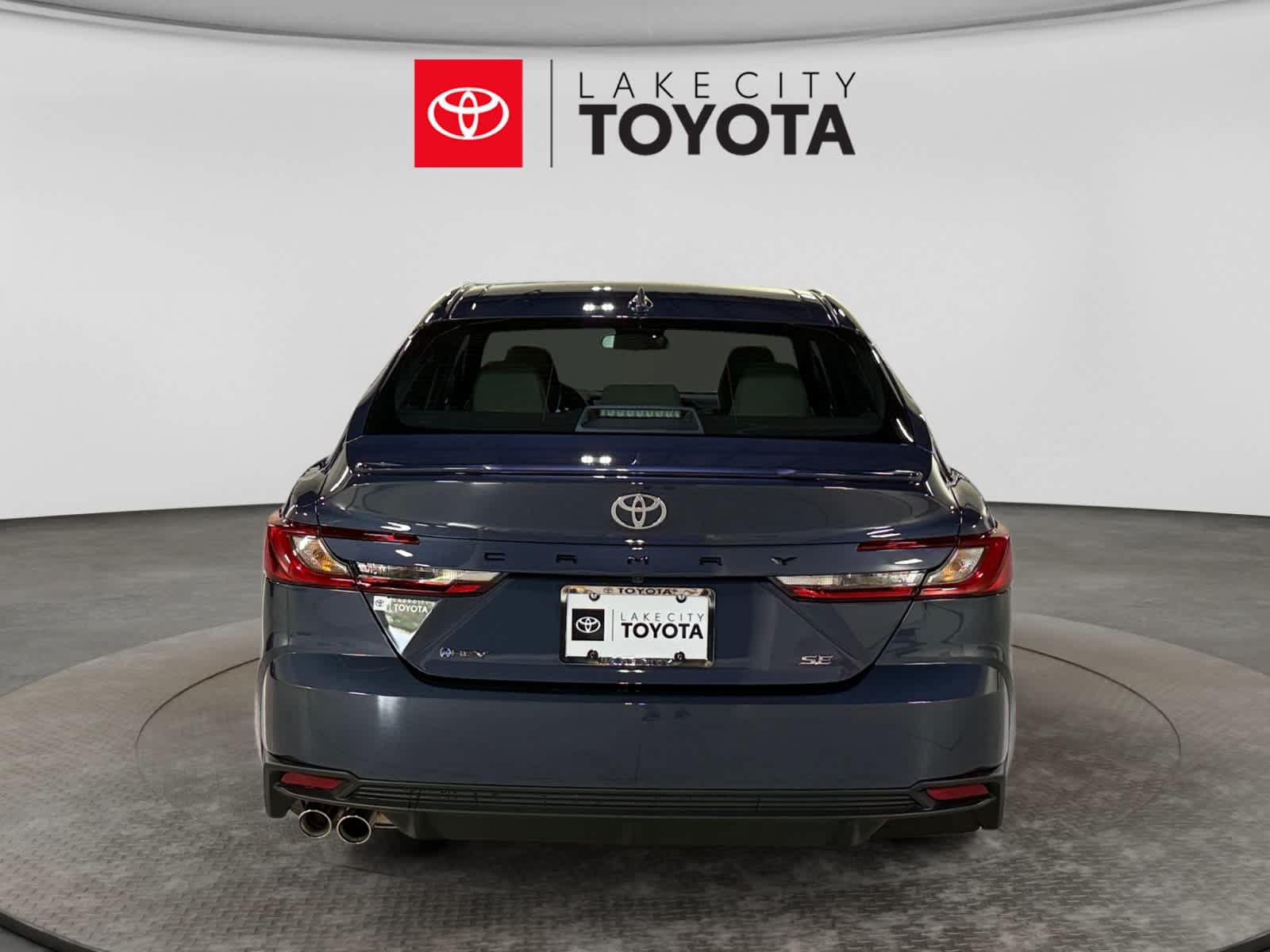 Used 2026 Toyota Camry SE FWD image 7