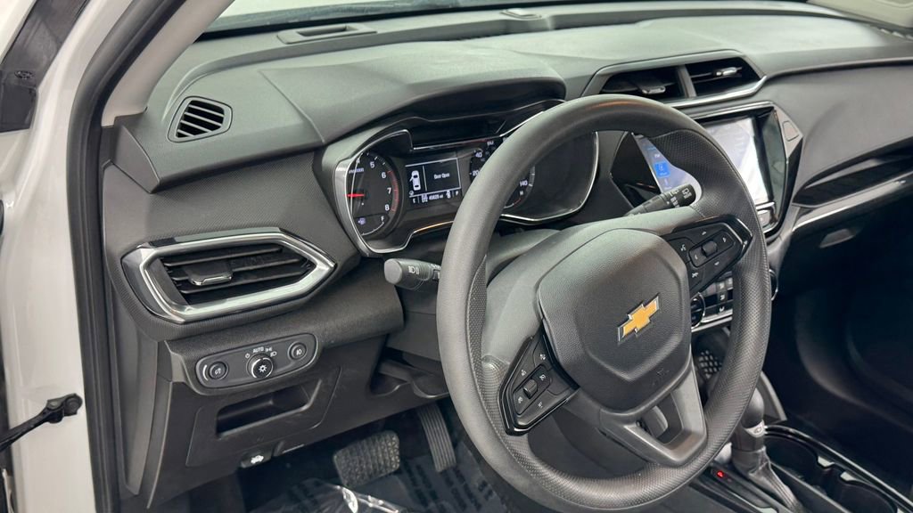 Used 2023 Chevrolet TrailBlazer LT w/ Convenience Package AWD/4WD image 33