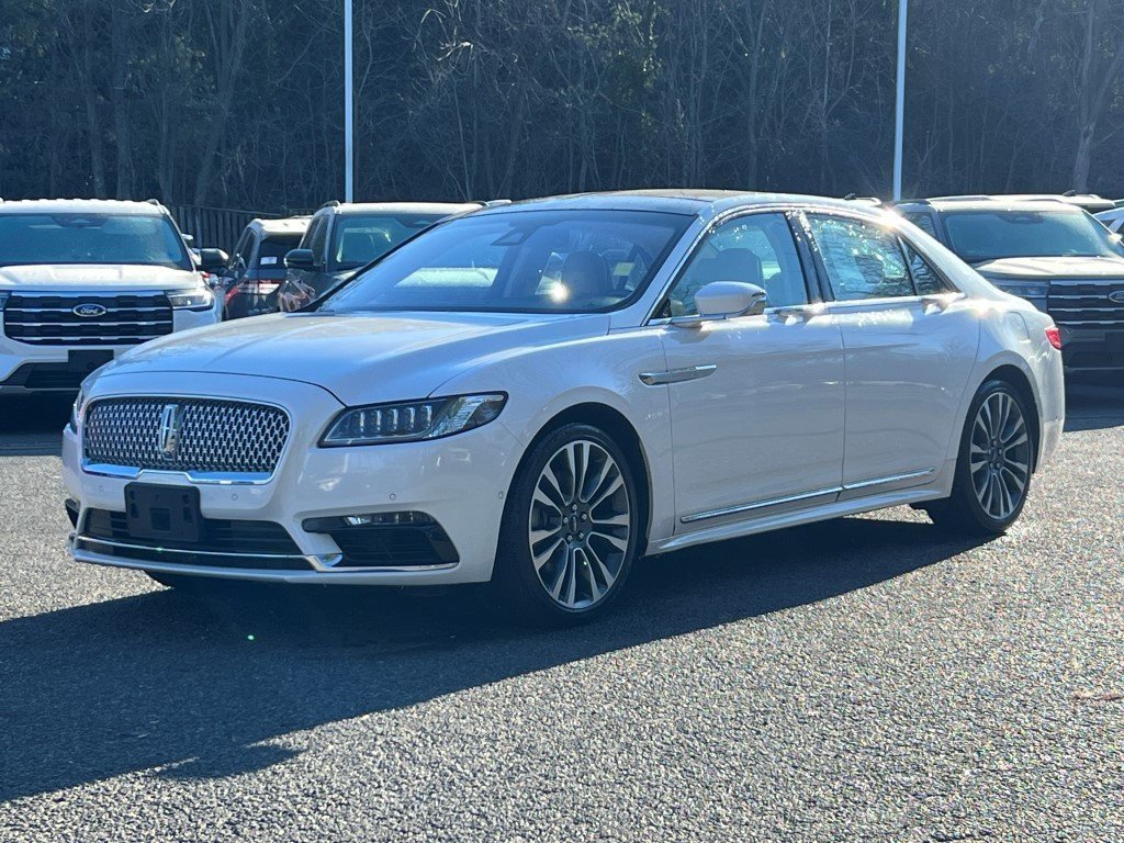Used 2019 Lincoln Continental Reserve image 2