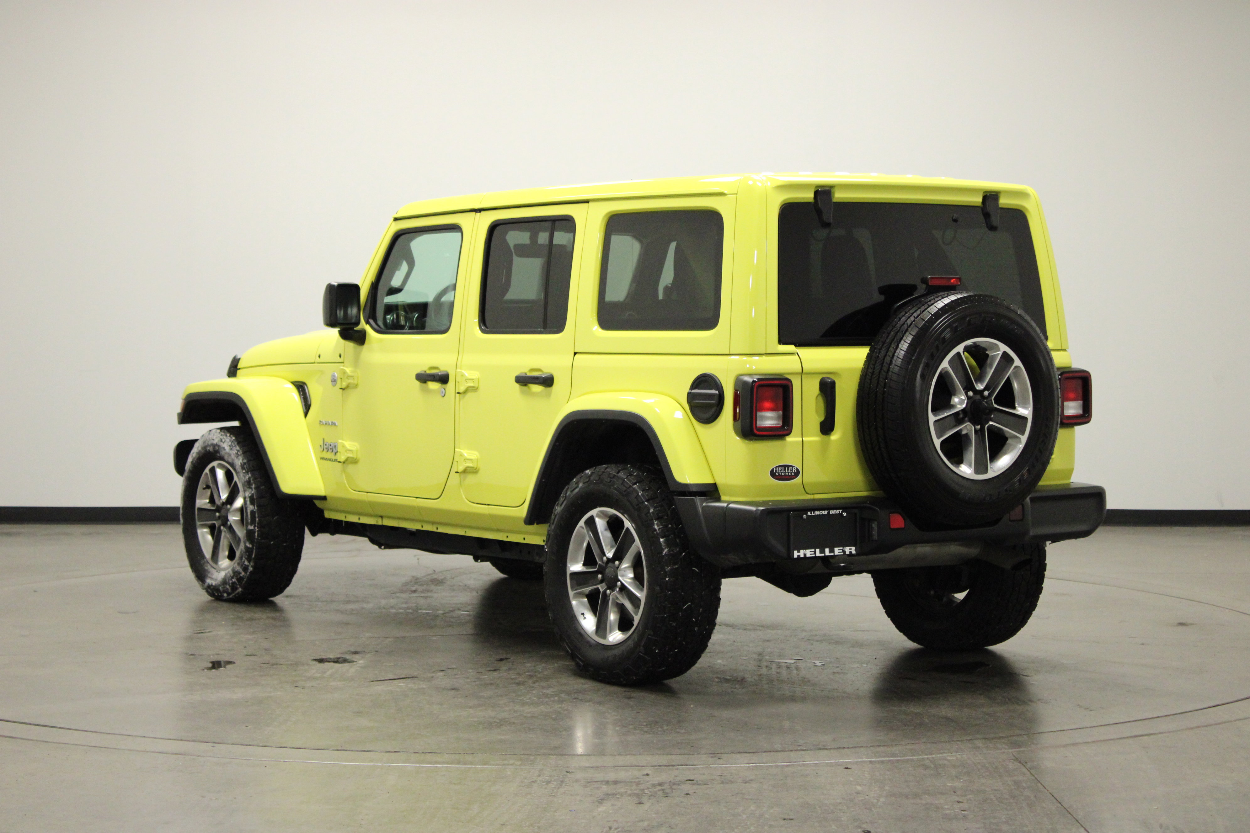 Used 2023 Jeep Wrangler Unlimited Sahara AWD/4WD image 6