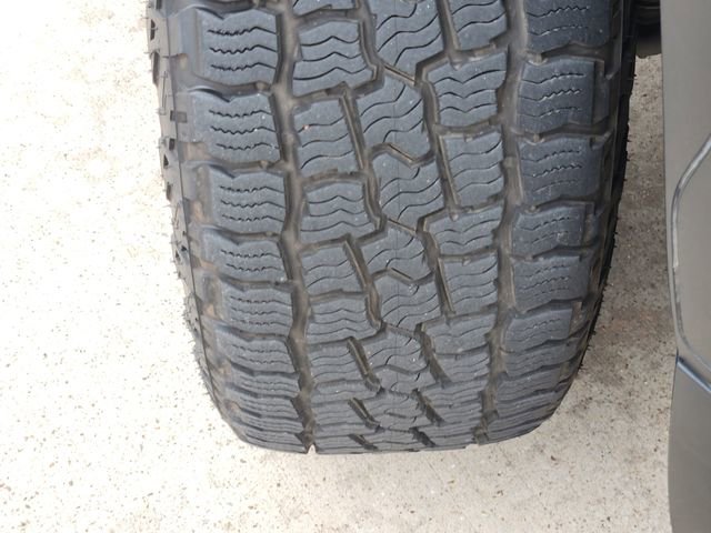 Used 2021 GMC Sierra 1500 AT4 w/ AT4 Value Package AWD/4WD image 11